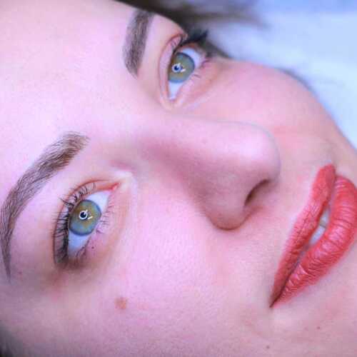 Microblading sprâncene tehnică manuală